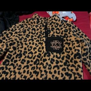 L/xl cheetah pullover